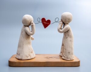 Χειροποίητο κεραμικό διακοσμητικό με ζευγάρι