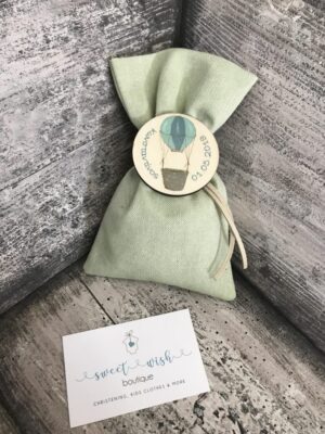 Μπομπονιέρα βάπτισης για αγόρι με θέμα το αερόστατο