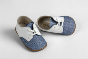 Παπουτσάκι για τα πρώτα βήματα σε λευκό με μπλε everkid Α523Μ