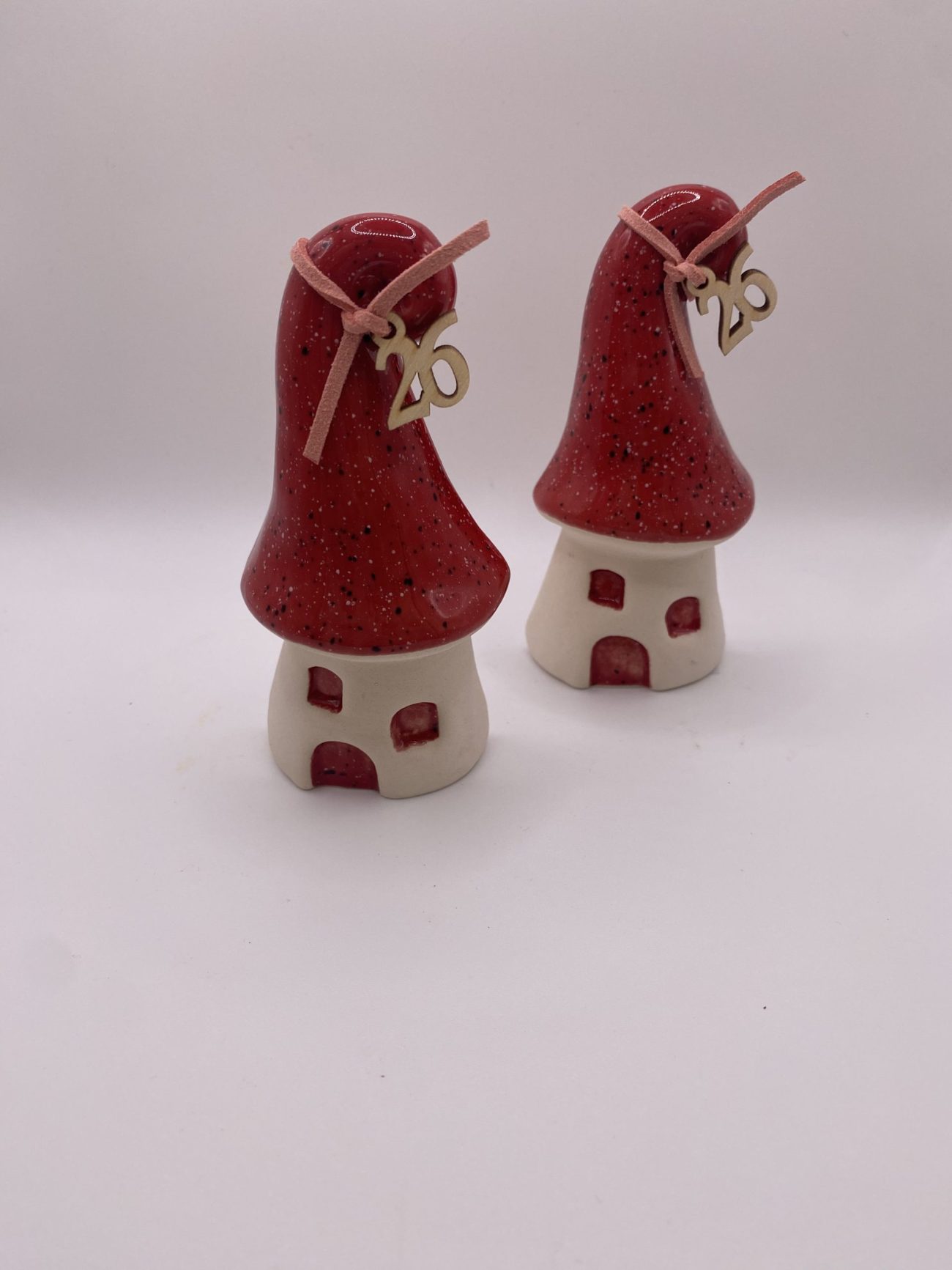 Χειροποίητο κεραμικό γούρι μανιταρόσπιτο επιτραπέζιο